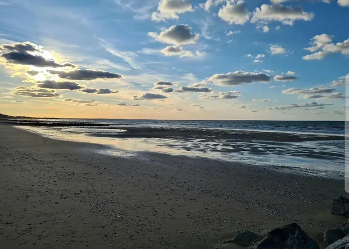 Cabourg Emeraude 2 Etoiles Plage Et Thalasso 100M Parking Gratuit
