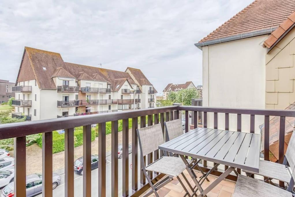 Emeraude 2 Etoiles Et Thalasso 100m Parking Gratuit Apartment Cabourg